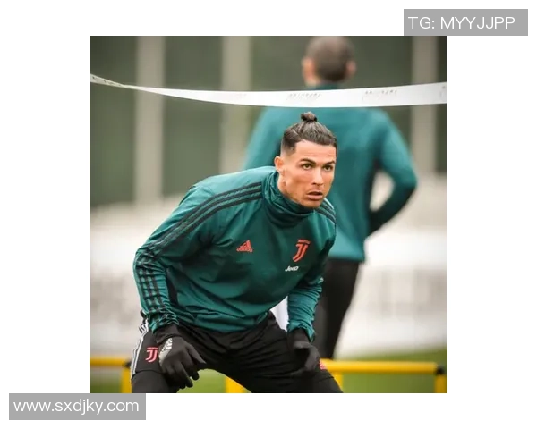 足球女星辫子造型大赏展现个性与风采的魅力瞬间